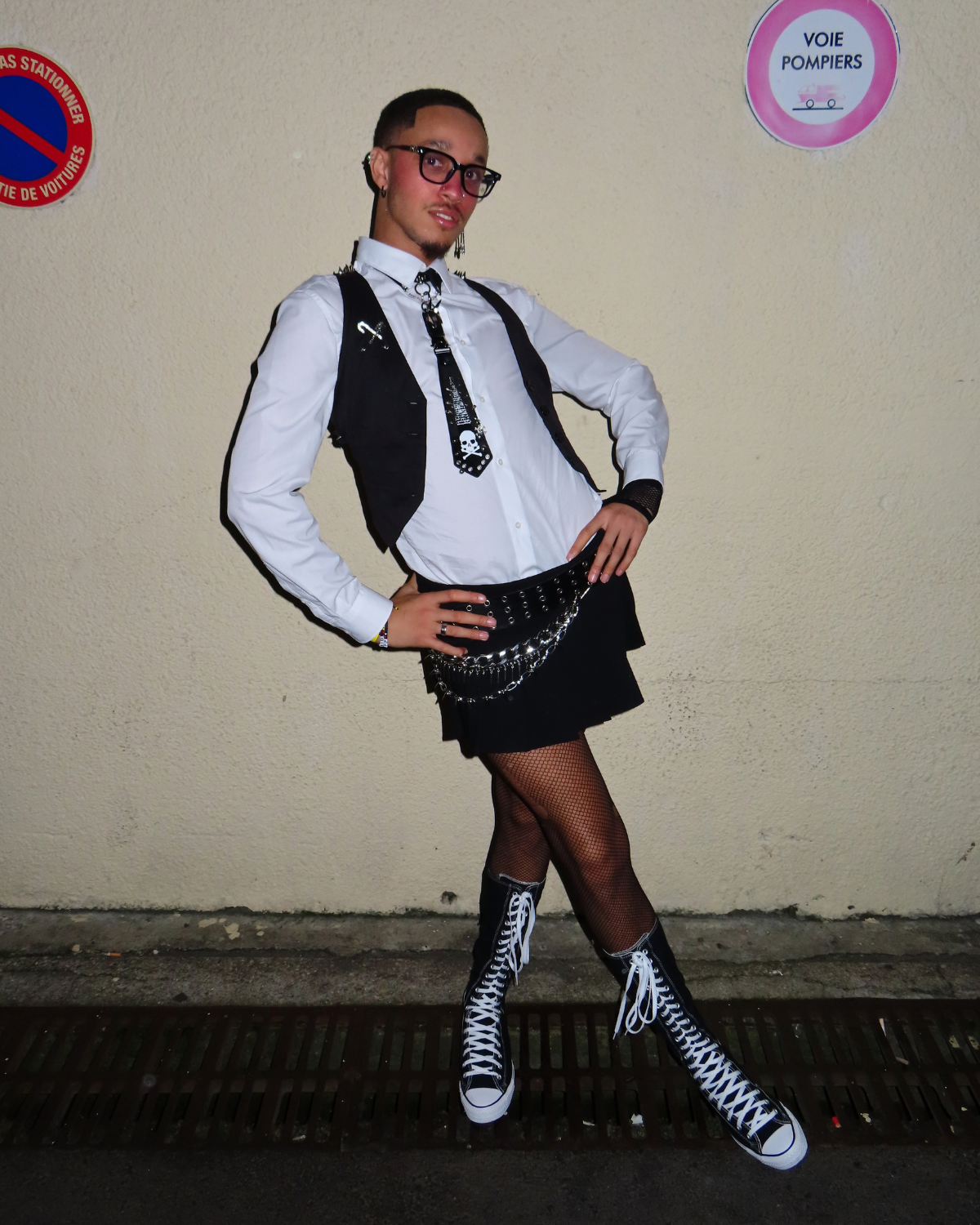 Boek Dimitri, queer en danser & performer via Flavourez Connect.